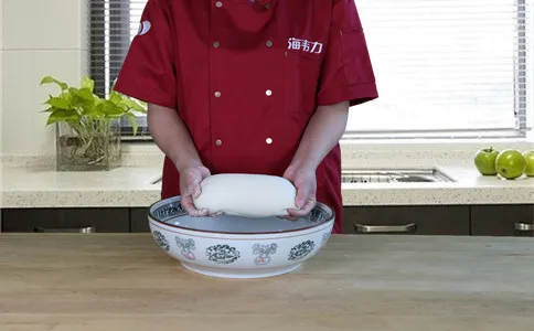 面粉怎么合成面团