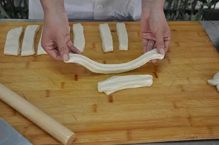 拉伸成条 拉伸成条