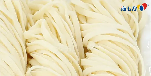 虾仁炒面的做法