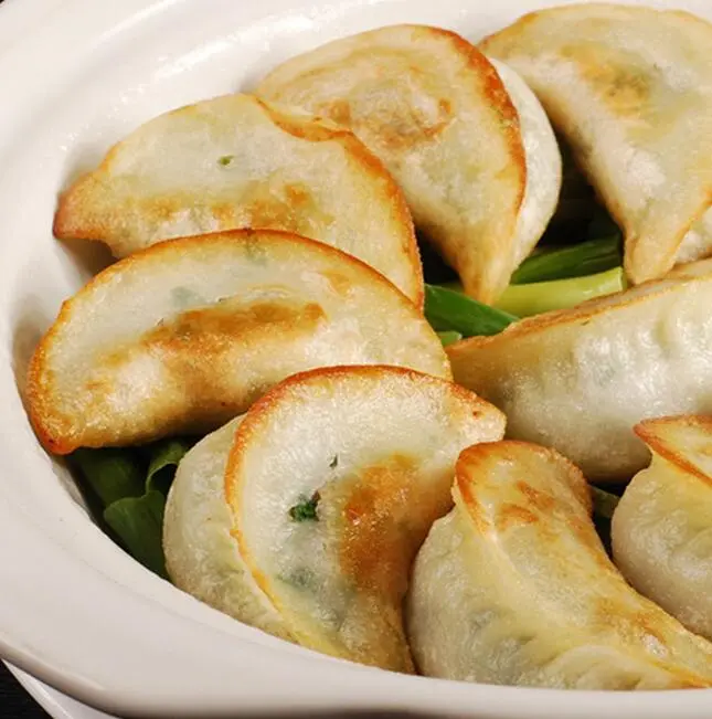 鱿鱼鲜虾煎饺的做法步骤