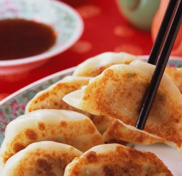 圆白菜猪肉锅贴的做法步骤
