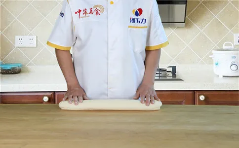 手工馒头的制作要点,搓条
