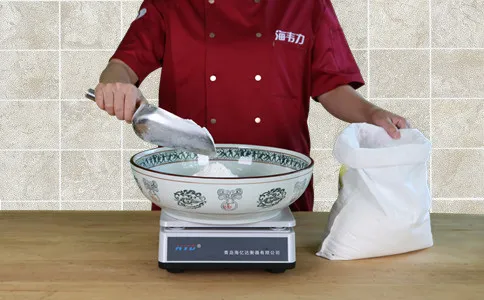 馒头泡打粉制作馒头的配方和步骤,称量面粉