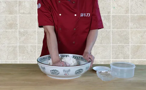 馒头泡打粉制作馒头的配方和步骤,和面