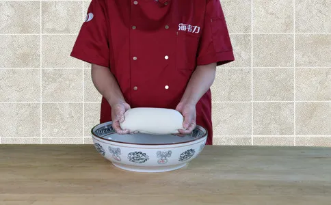 馒头泡打粉制作馒头的配方和步骤,和成光滑的面团