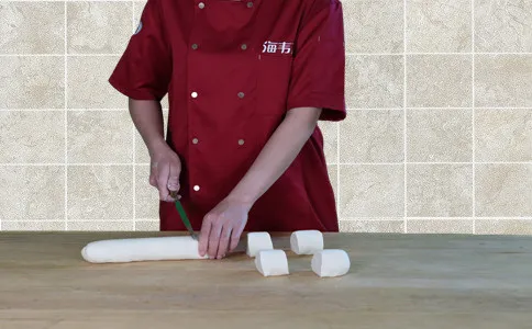 馒头泡打粉制作馒头的配方和步骤,分割成面剂子