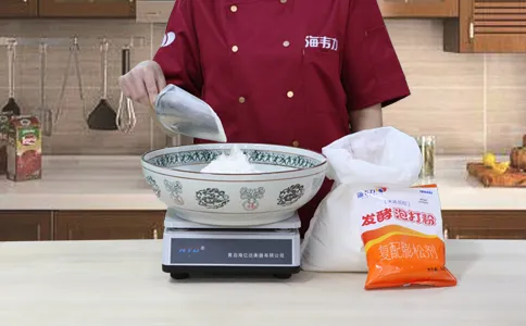 馕饼发酵泡打粉的使用说明,称量面粉