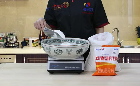 发面馅饼发酵泡打粉的使用说明,称量面粉