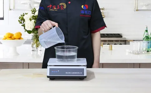 披萨面饼发酵泡打粉的使用说明,称量水