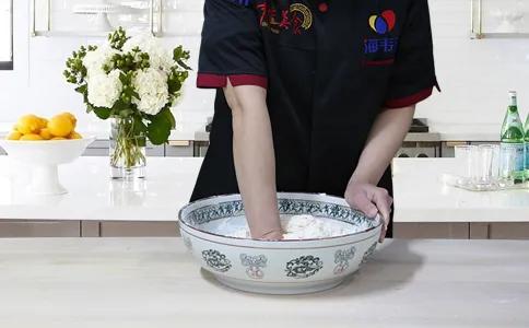 披萨面饼发酵泡打粉的使用说明,和面