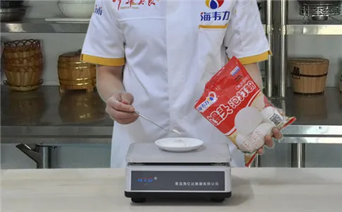 彩虹馒头泡打粉的使用说明,称量馒头泡打粉