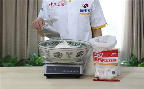 小笼包泡打粉的使用说明,称量面粉