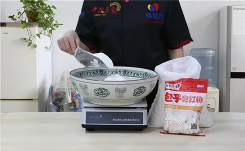 叉烧包泡打粉的使用说明,称量面粉