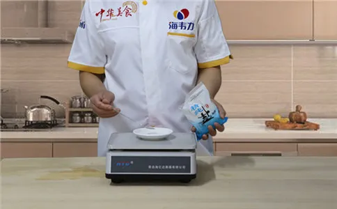 红糖馒头泡打粉的使用说明,称量食盐