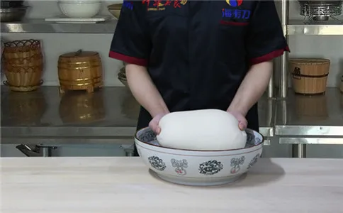 荞麦面馒头泡打粉的使用说明,和成光滑面团