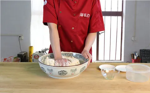 面鱼膨松剂的使用说明,加水和面 面鱼膨松剂的使用说明,加水和面
