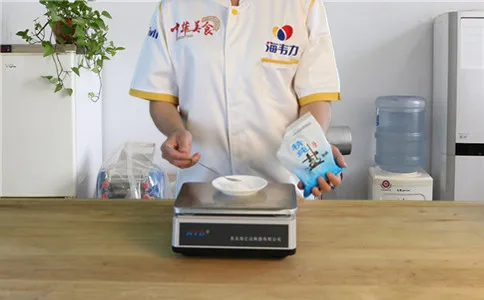拉面增筋剂的使用说明,称量食盐
