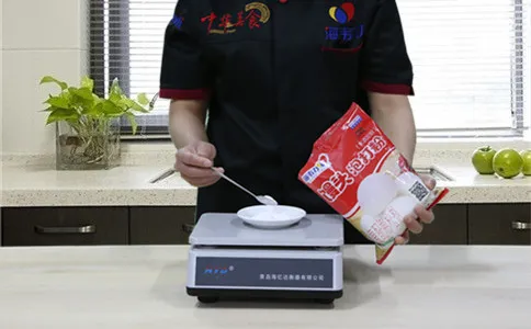 馒头做法,称量泡打粉