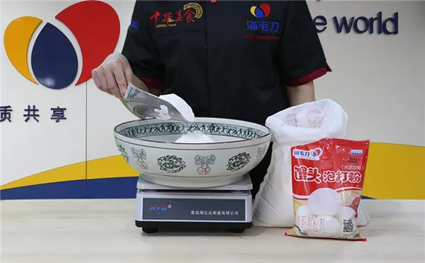 馒头制作工序,称量面粉