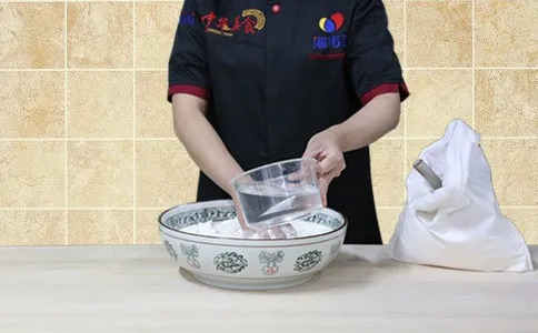 馒头泡打粉的使用说明,添加水