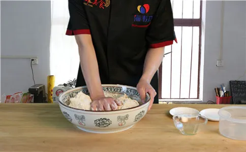 加水和面 加水和面