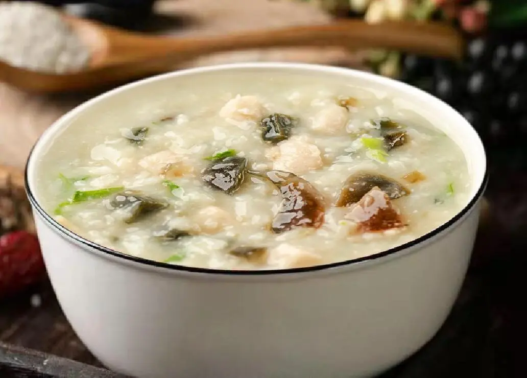 大蒜豆腐鱼头汤的做法
