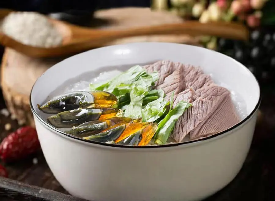 核桃栗子莲藕汤的做法	