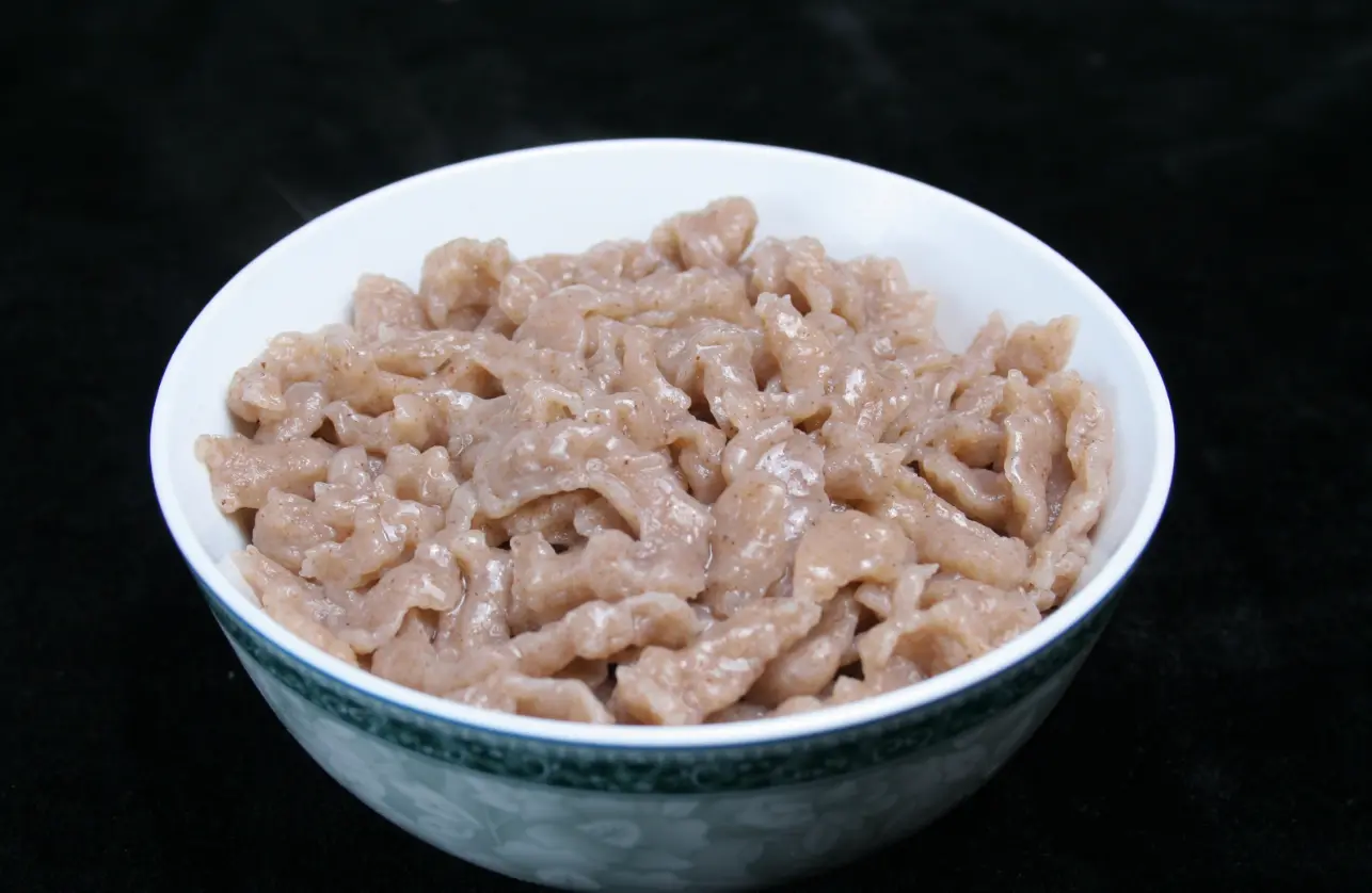 蛋包鸡丝炒面