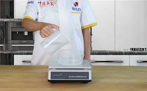 无铝馒头泡打粉的用法介绍,称量水