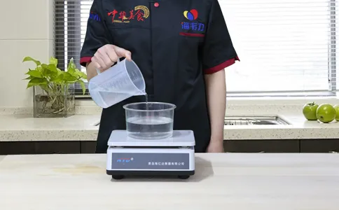 发面烤饼发酵泡打粉的使用方法,称量水