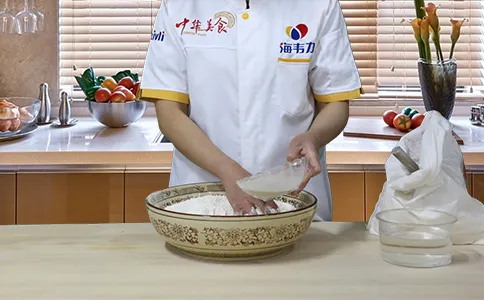 高粱面发糕发酵泡打粉的使用方法,加入酵母