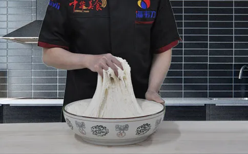 荷叶饼发酵泡打粉的使用方法,发好的面团