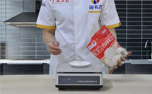 寿桃馒头泡打粉的使用方法,称量馒头泡打粉