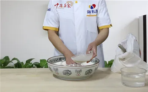 全麦面馒头泡打粉的使用方法,酵母加入面粉中