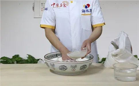 巧克力馒头泡打粉的使用方法,酵母加入面粉中