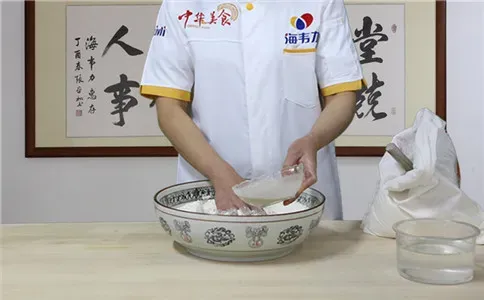 荞麦面馒头泡打粉的使用方法,酵母加入面粉中