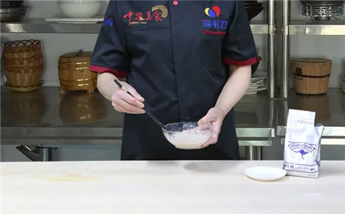 戗面馒头泡打粉的使用方法,酵母活化