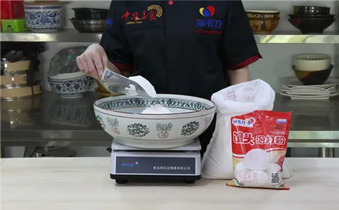 南瓜馒头泡打粉的使用方法,称量面粉