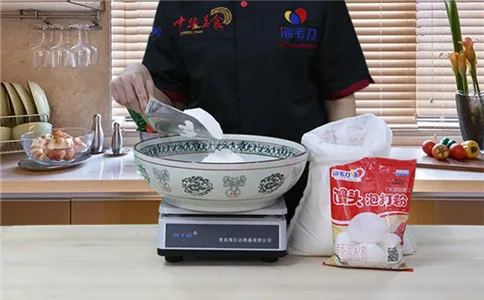 玫瑰馒头泡打粉的使用方法,称量面粉