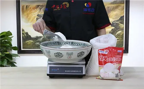 卡通馒头泡打粉的使用方法,称量面粉