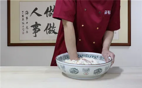 锅贴馒头泡打粉的使用方法,和面