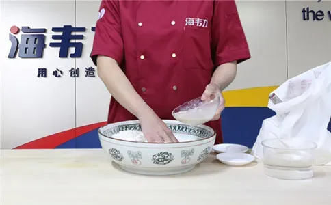 小笼包子泡打粉的使用方法,酵母活化