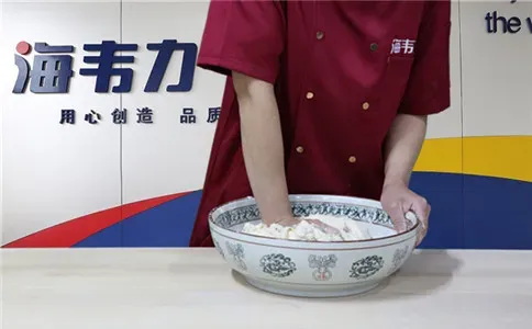 小笼包子泡打粉的使用方法,和面