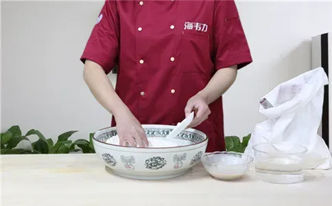 水煎包子泡打粉的使用方法,添加剂加入面粉中