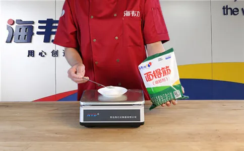拉面使用面得筋的方法,称量面得筋