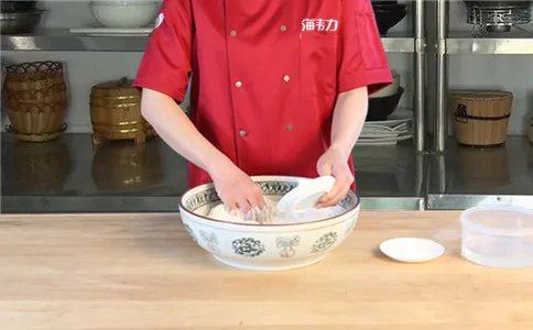 热干面增筋剂的使用方法,和面