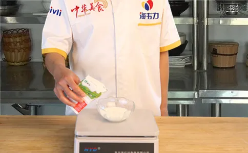 脆皮蛋糕双效泡打粉的使用方法,称量水
