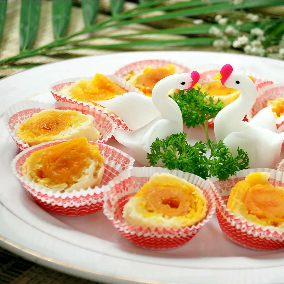 广式栗子蓉蛋黄月饼的做法步骤