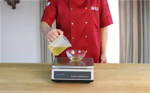 称量食用油