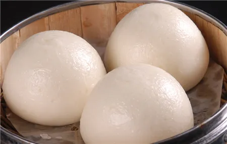 雪菜炒黄金馒头的做法